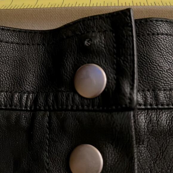 French Black snap front faux leather skirt XS - Picture 10 of 15
